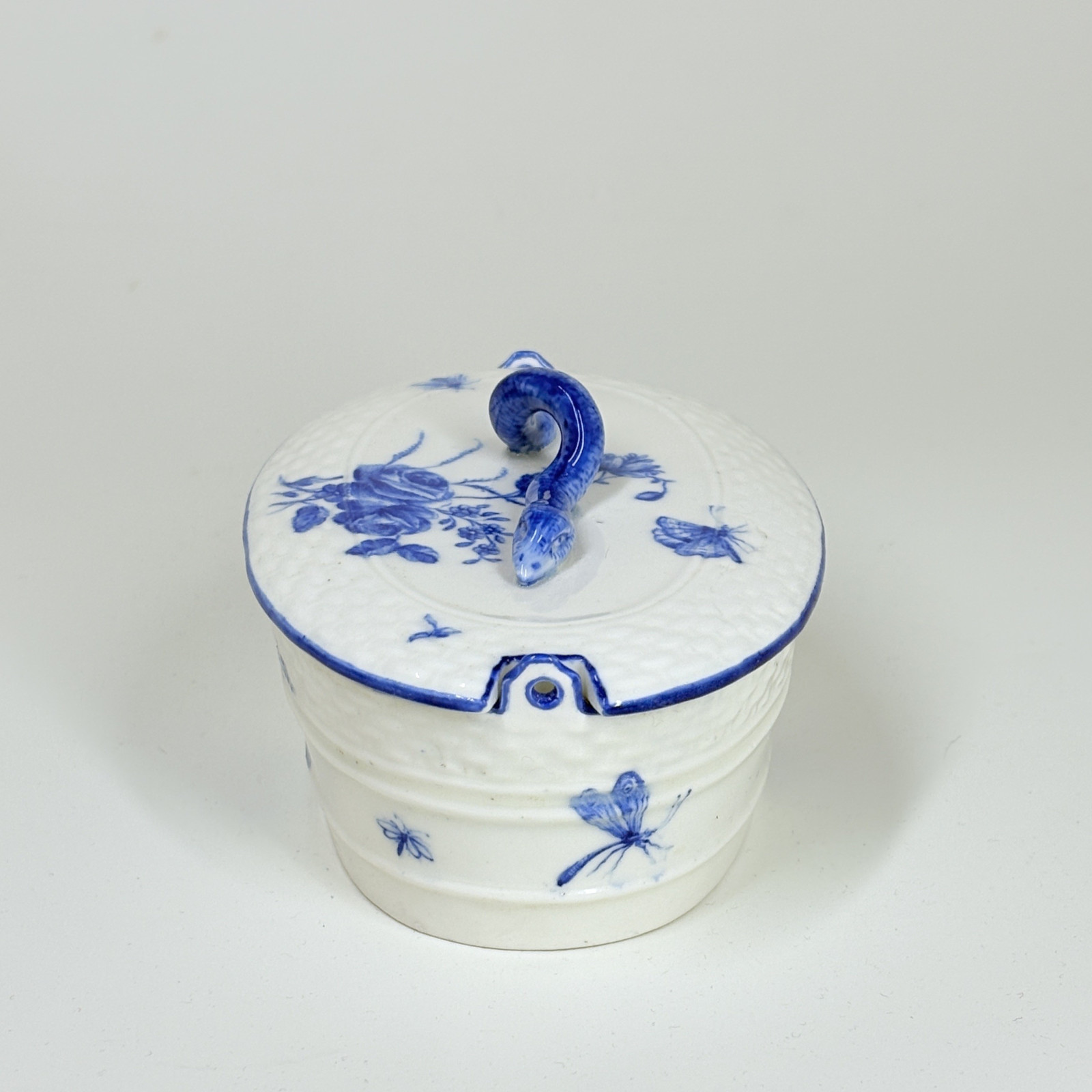 Beurrier en porcelaine tendre de Chantilly - XVIIIe siècle