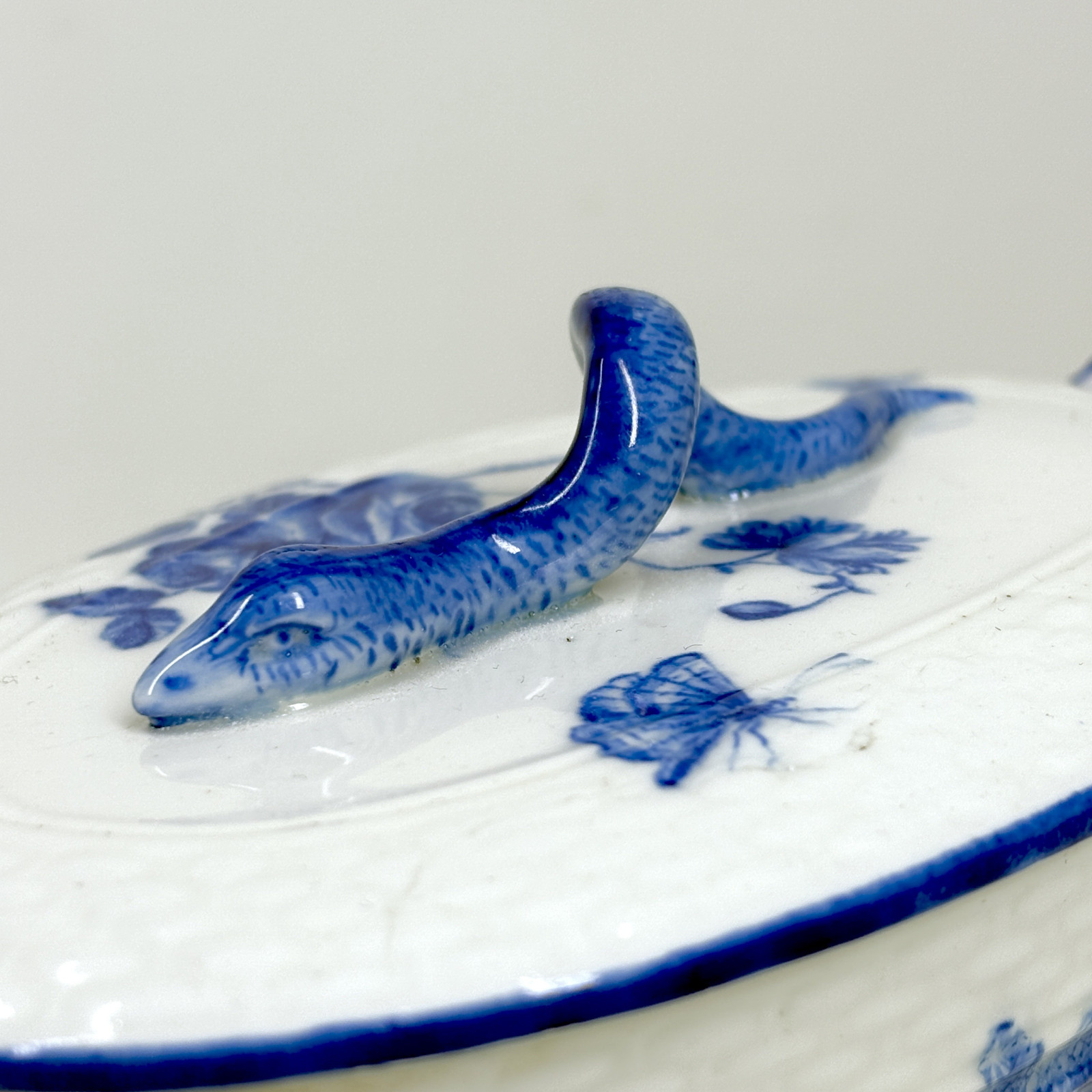 Beurrier en porcelaine tendre de Chantilly - XVIIIe siècle