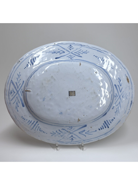 Nevers - Large oval platter in blue monochrome - Seventeenth century