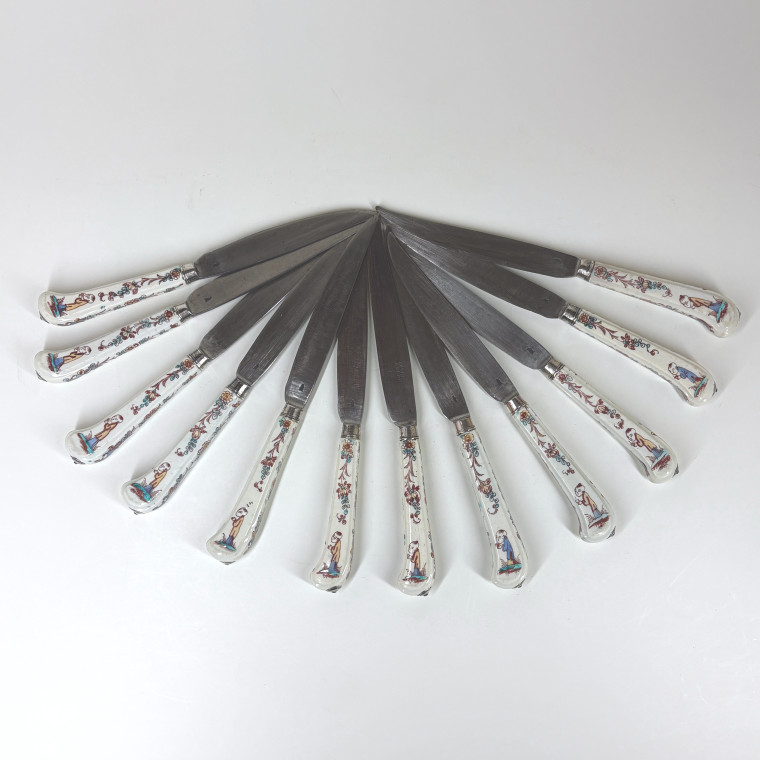 Set of twelve knives with Mennecy porcelain handles - Eighteenth century
