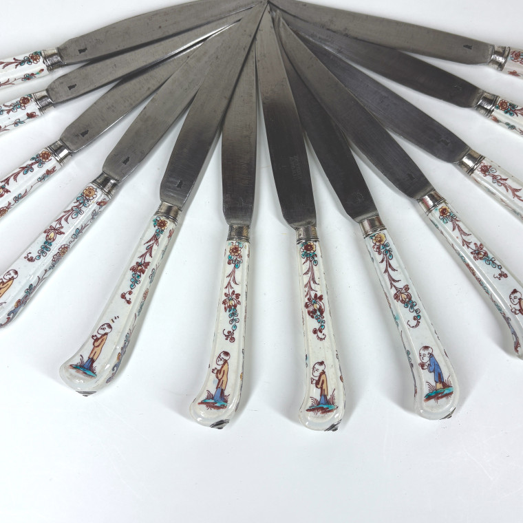 Set of twelve knives with Mennecy porcelain handles - Eighteenth century