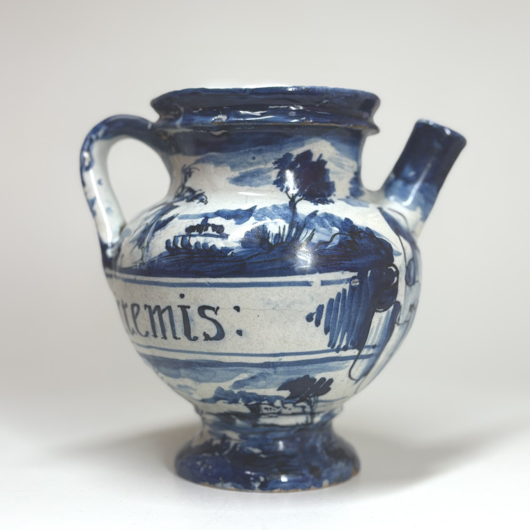 Chevrette armoriée en faïence de Savone - Fin du XVIIe siècle - VENDU