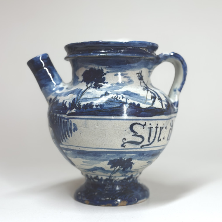 Chevrette armoriée en faïence de Savone - Fin du XVIIe siècle - VENDU