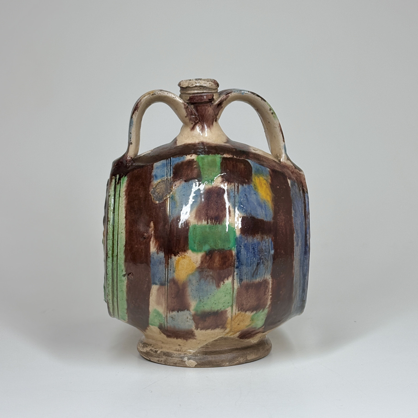 Glazed earthenware barrel from Saintonge bearing the coat of arms of France - Sixteenth century