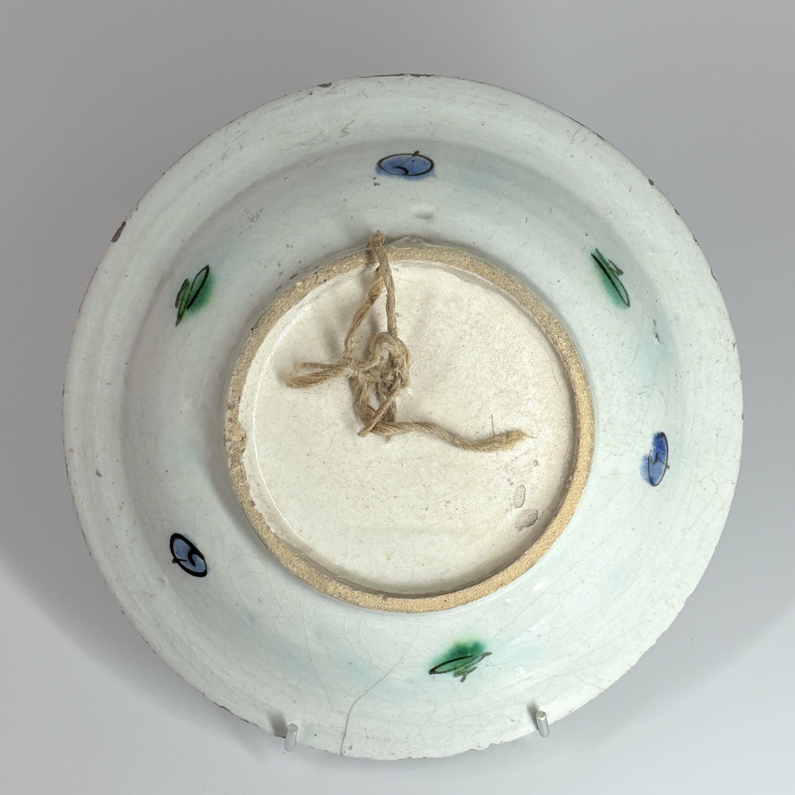 Iznik - Tabak Dish with Saz Palm - Circa 1600