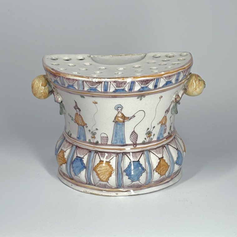 Moncaut earthenware flower vase (Southwest France) 18th century