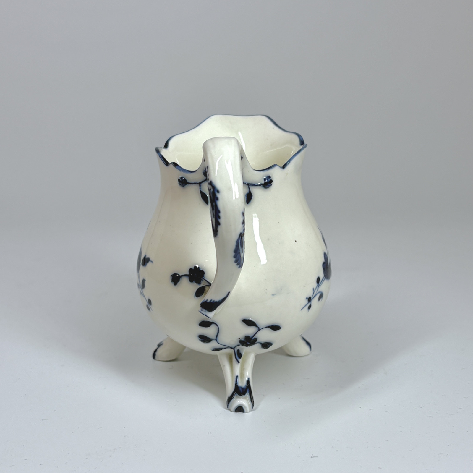 Chantilly porcelain milk jug - Eighteeenth century