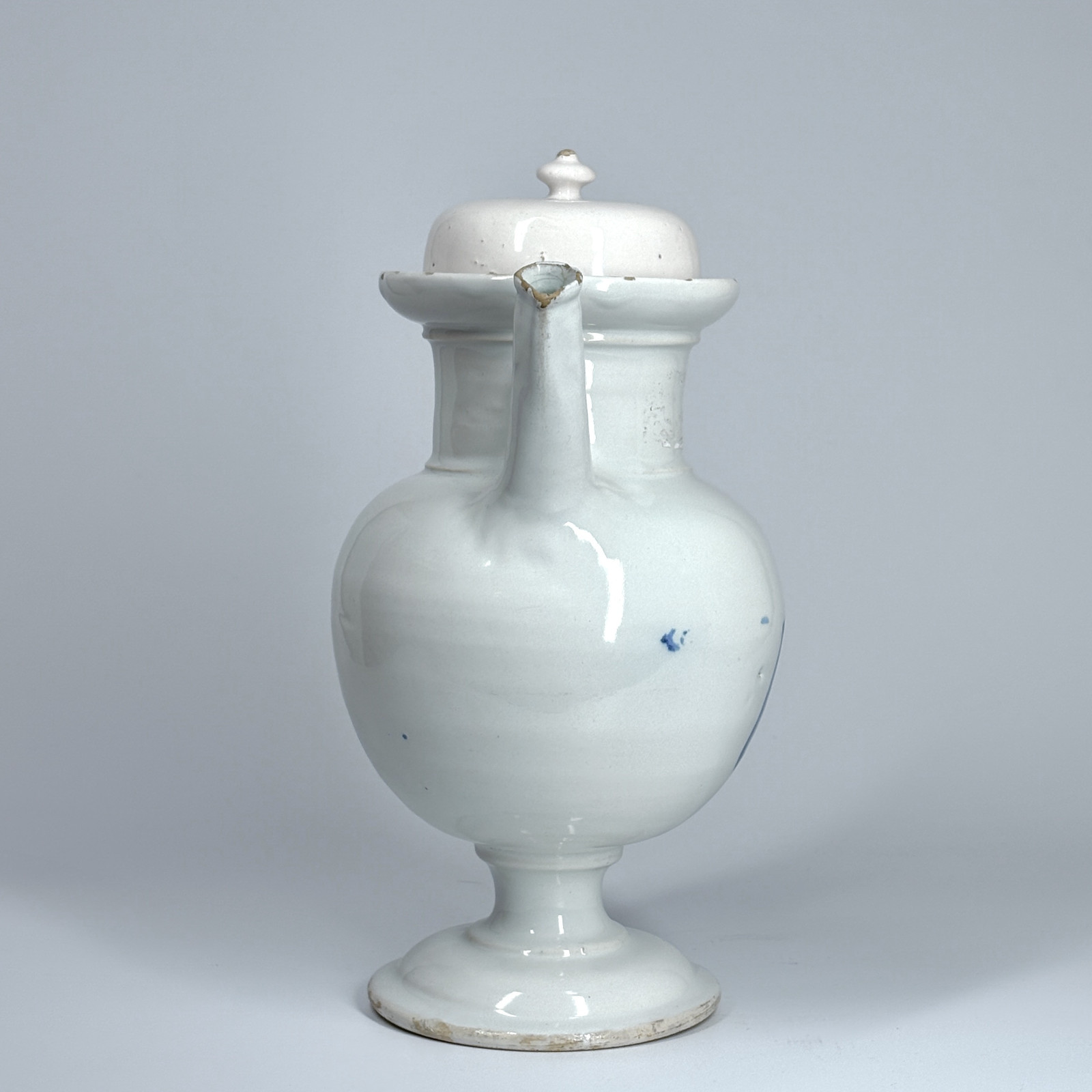 Moustiers earthenware pharmacy jars - Early eighteenth century - SOLD