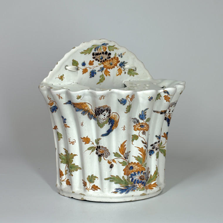 Large Lyon earthenwareFlower pick - Eighteenth century.