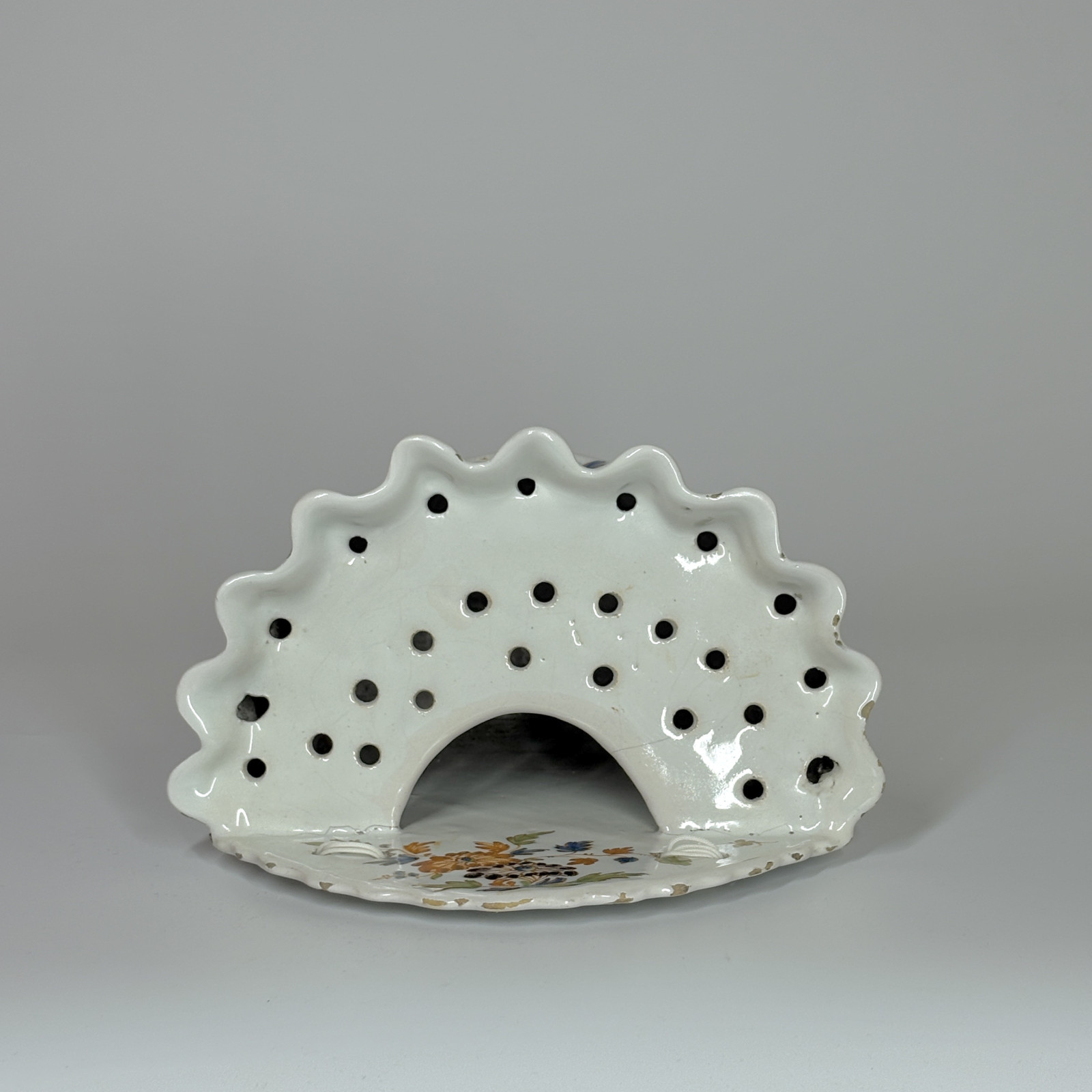 Large Lyon earthenwareFlower pick - Eighteenth century.