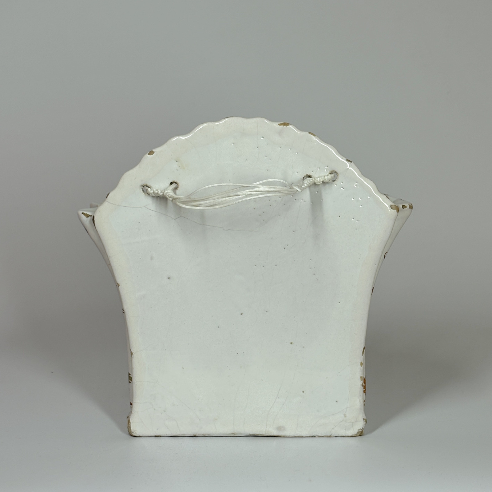 Large Lyon earthenwareFlower pick - Eighteenth century.