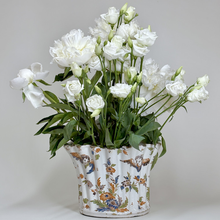 Large Lyon earthenwareFlower pick - Eighteenth century.