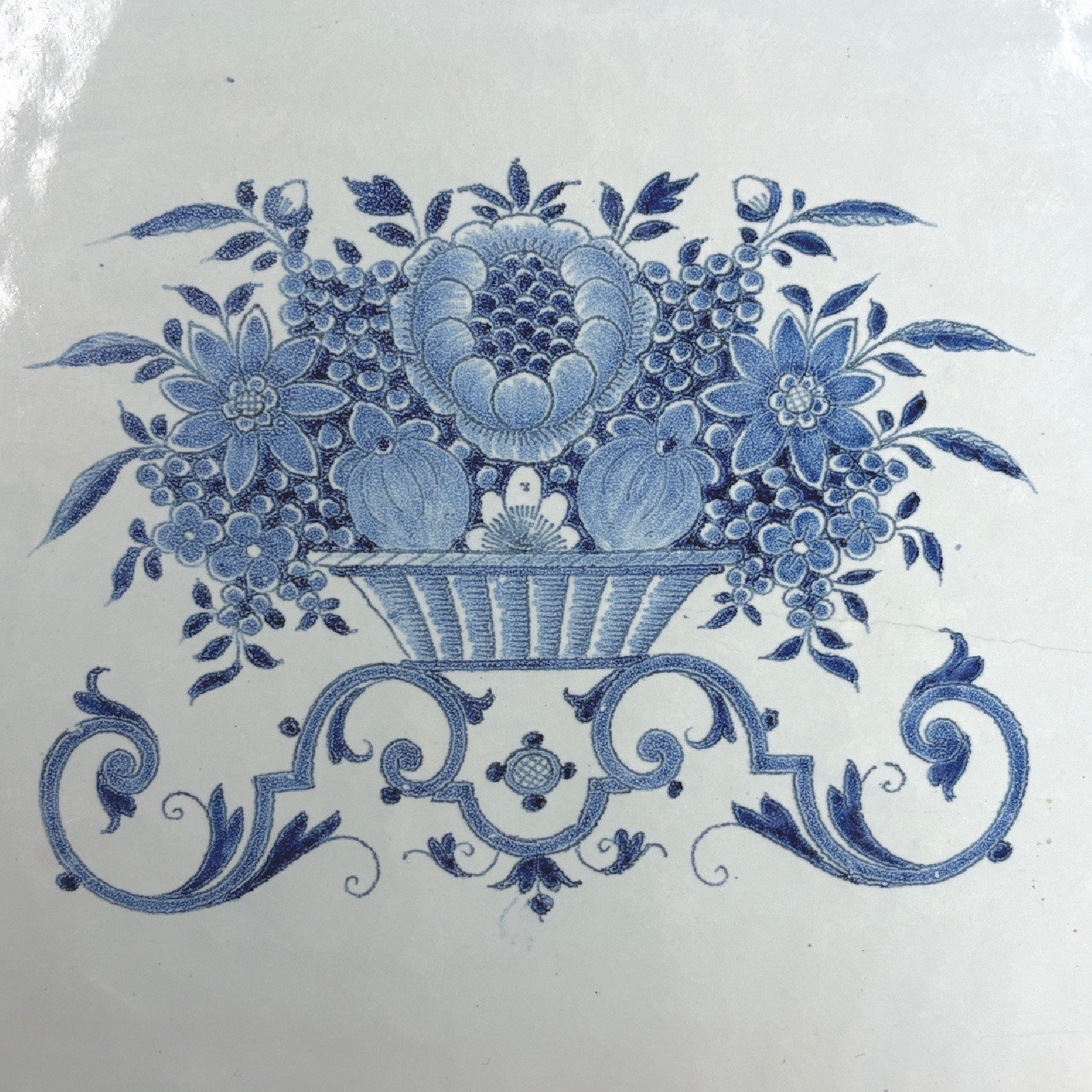 Rouen faience cabaret table top - First half of the 18th century