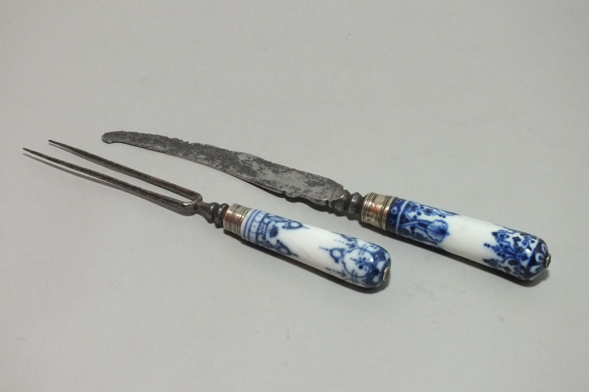 Couteau et fourchette en porcelaine tendre de Saint-Cloud - XVIIIe siècle