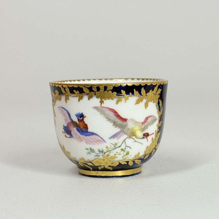Tasse en porcelaine de Sèvres - XVIIIe siècle