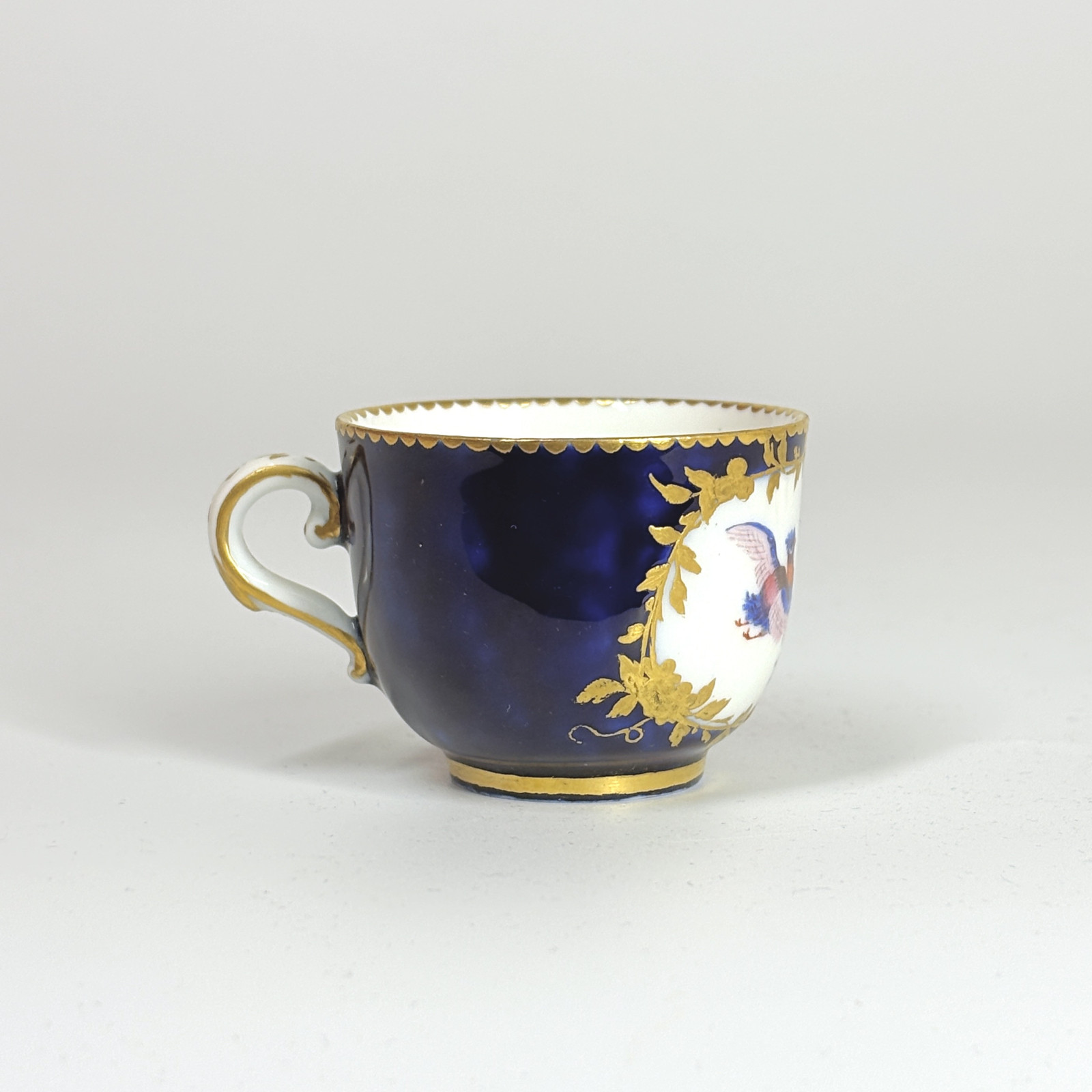 Tasse en porcelaine de Sèvres - XVIIIe siècle