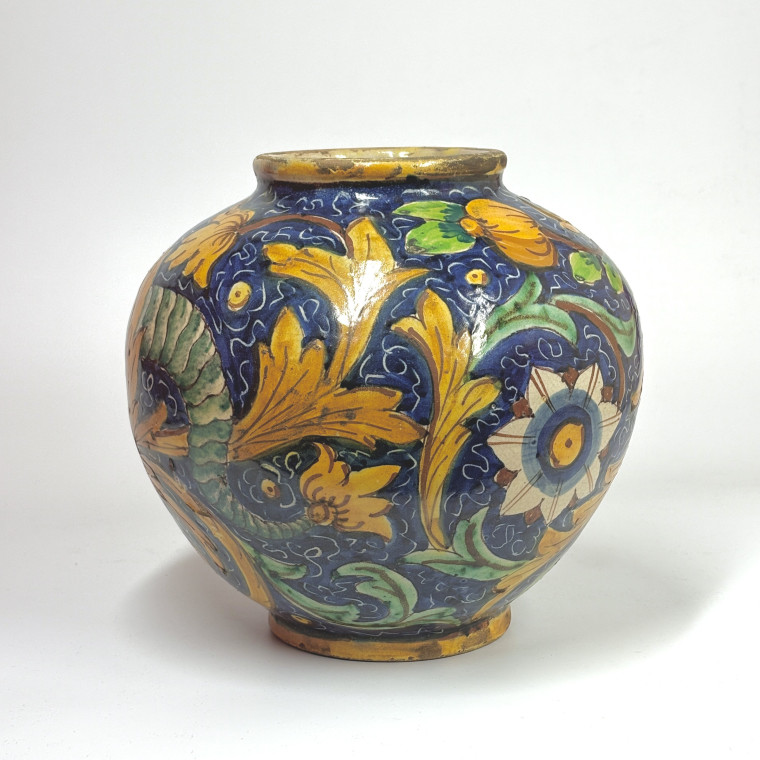 Ball-shaped majolica vase from Caltagirone in the Venetian style - 17th century - Reserved