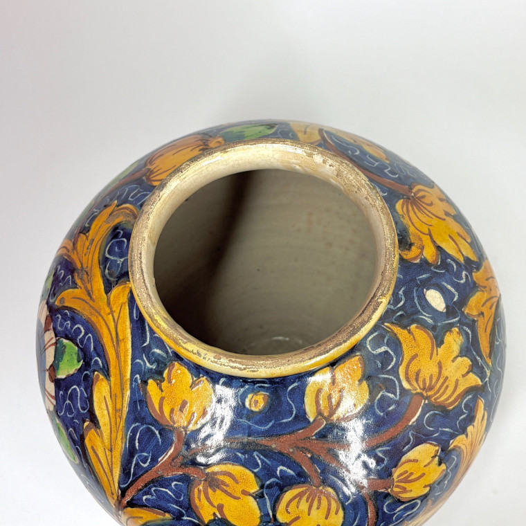 Ball-shaped majolica vase from Caltagirone in the Venetian style - 17th century - Reserved