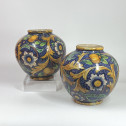 Ball-shaped majolica vase from Caltagirone in the Venetian style - 17th century - Reserved
