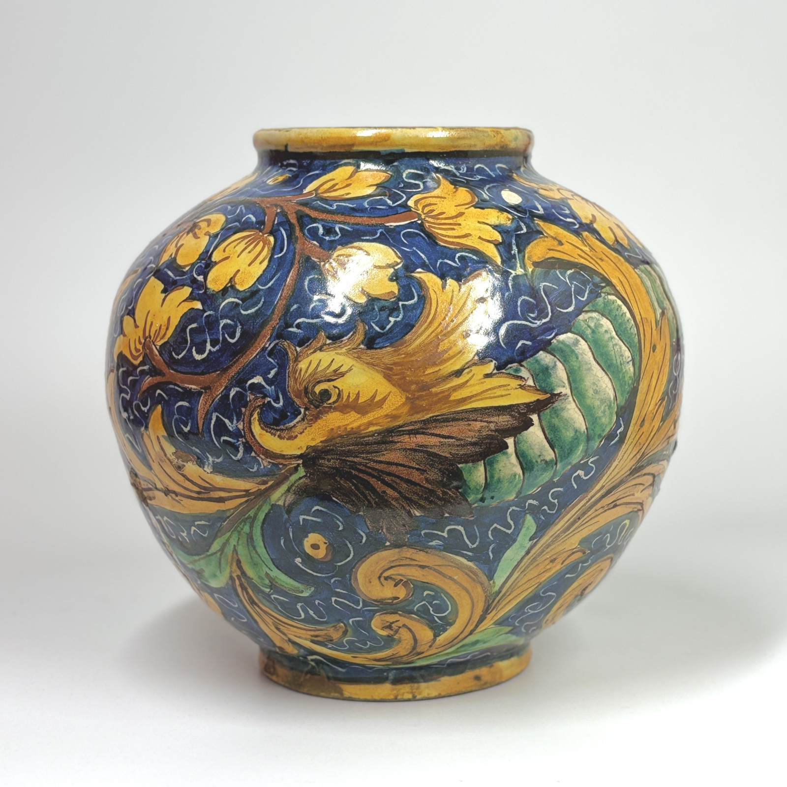 Ball-shaped majolica vase from Caltagirone in the Venetian style - 17th century - Reserved