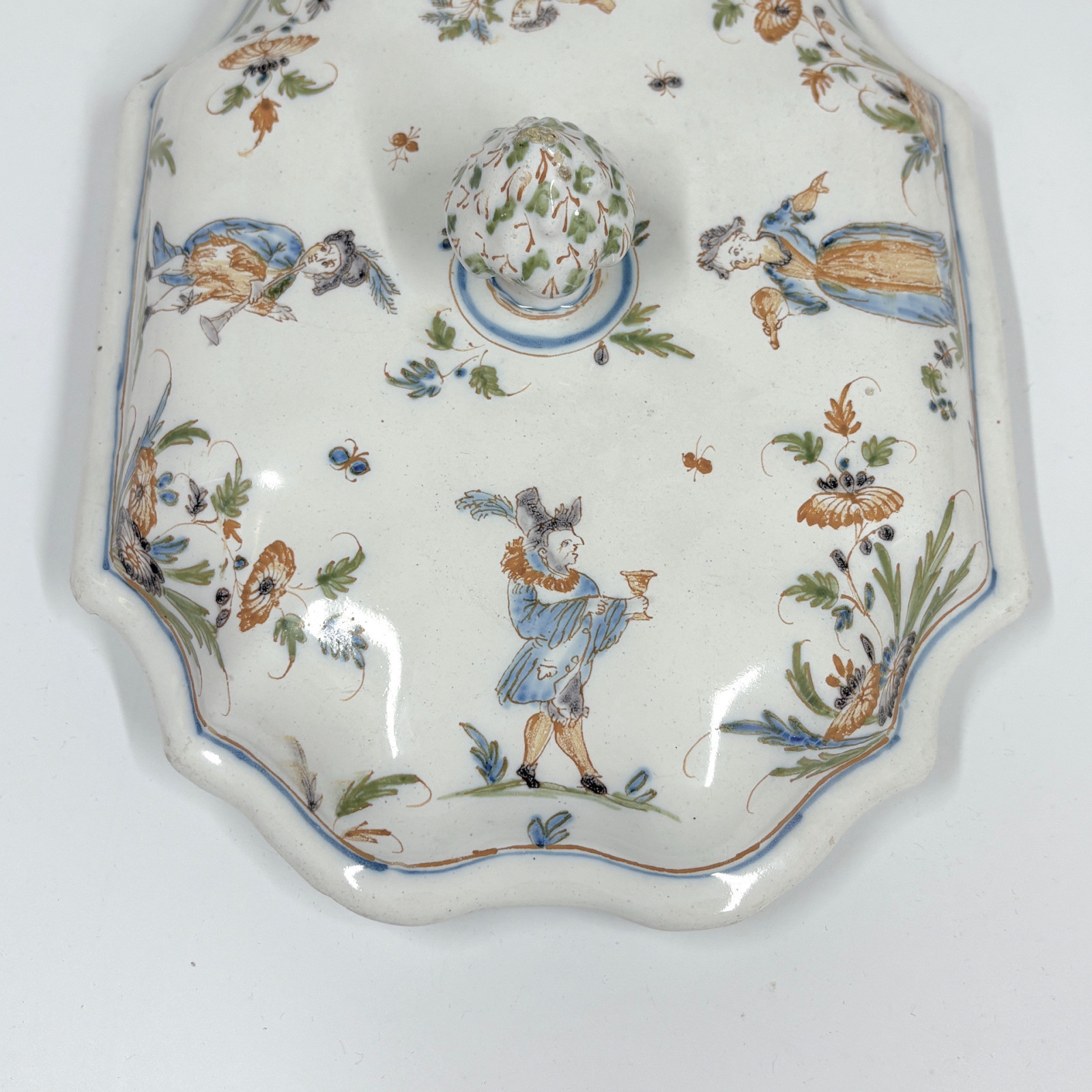 Terrine en faïence de Lyon - XVIIIe siècle