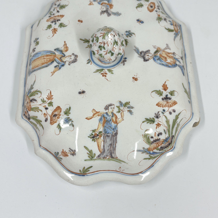 Terrine en faïence de Lyon - XVIIIe siècle