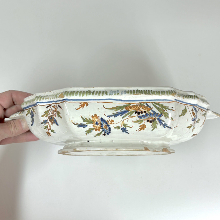 Terrine en faïence de Lyon - XVIIIe siècle