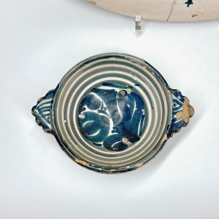 Un plat et une escudillas en faïence espagnole XVIe - XVIIe siècle - VENDU