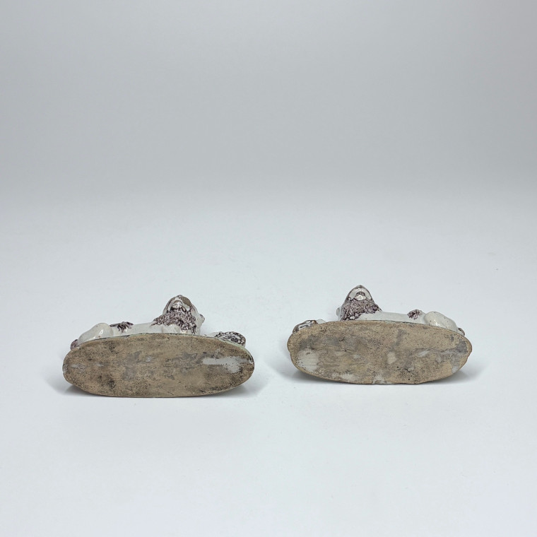 Paire de lions en faïence du nord de la France - XVIIIe siècle