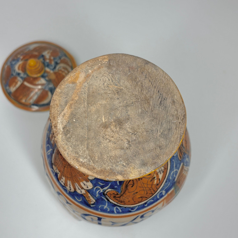 A seventeenth-century majolica pharmacy jar from Pesaro - SOLD