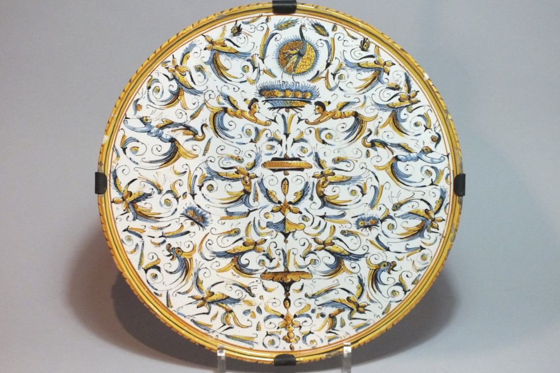 Italy - Rome - dish grotesque decor - seventeenth century