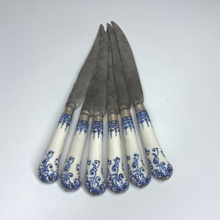 Set of Six Large Knives - Saint-Cloud Porcelain Handles - Eighteenth Century