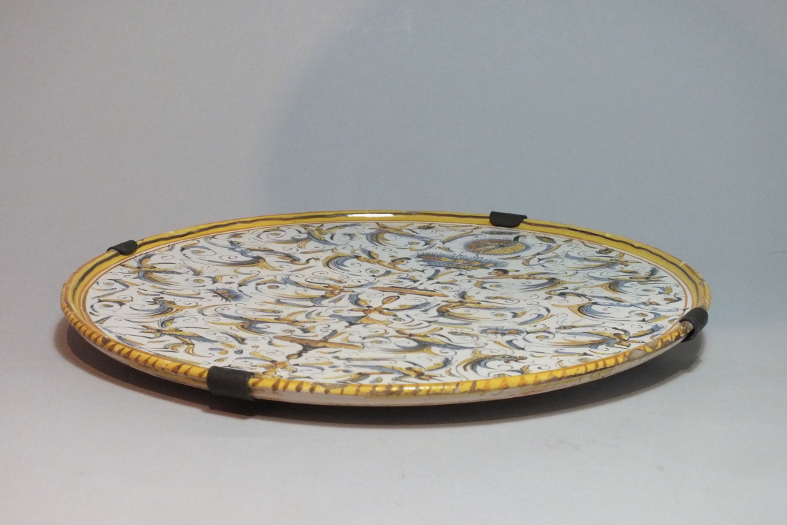 Italy - Rome - dish grotesque decor - seventeenth century