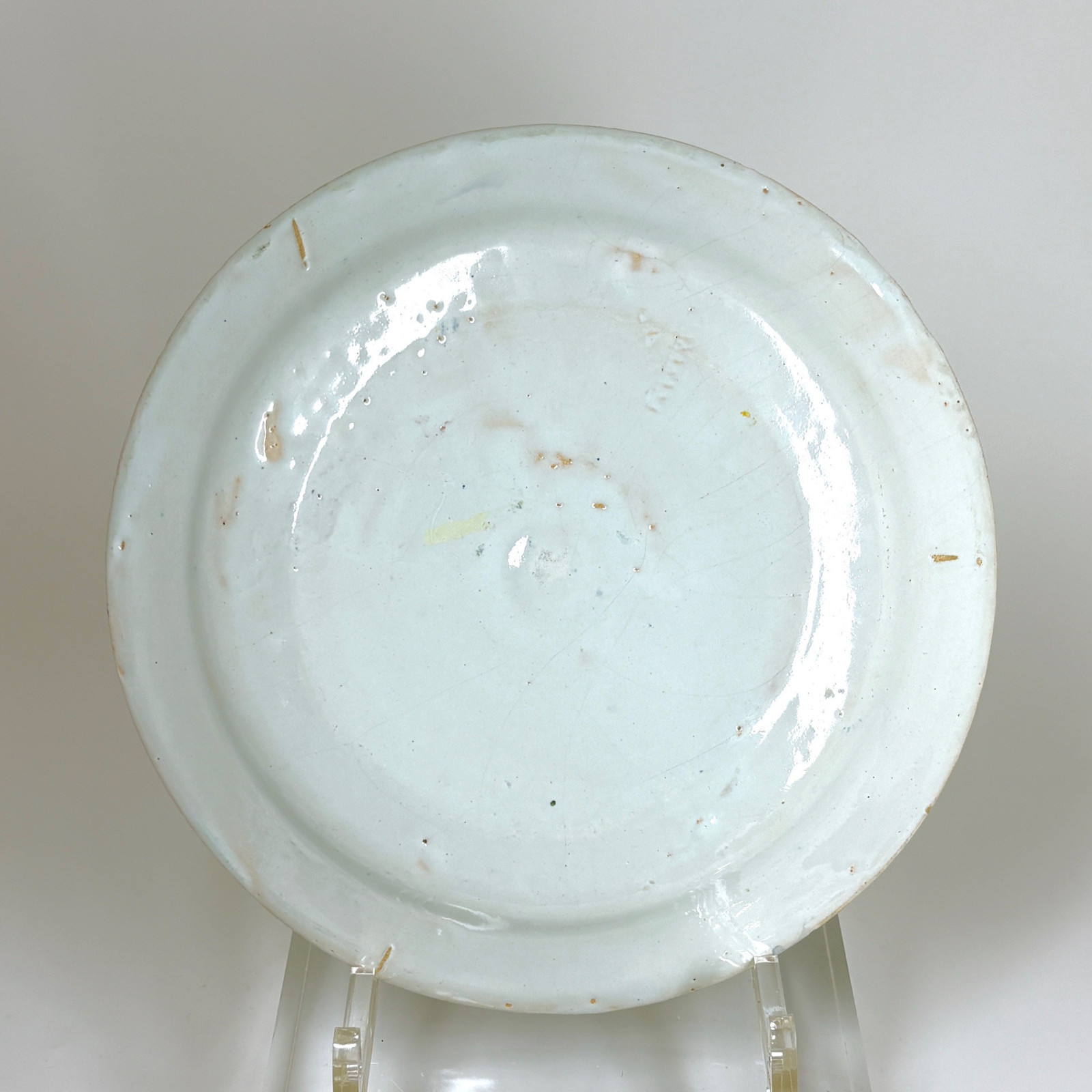 Two Lille faience plates - Early eighteenth century