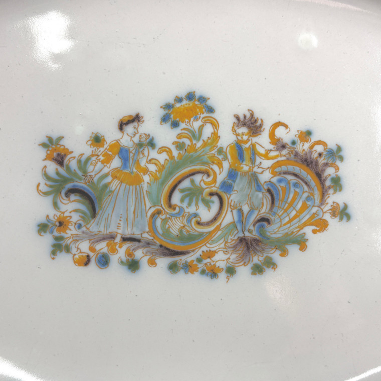 Plat ovale en faïence de Marseille - XVIIIe siècle