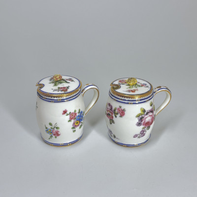 Paire de moutardiers en porcelaine tendre de Sèvres - XVIIIe siècle - VENDU