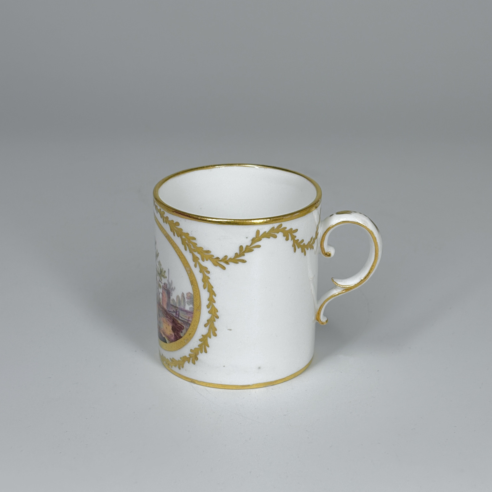 Tasse litron en porcelaine de Sèvres - XVIIIe siècle
