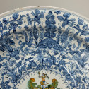 Grand plat à ombilic en faïence de Savone - XVIle siècle