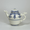 Saint-Cloud soft-paste porcelain teapot – Circa 1710–1720