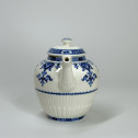 Saint-Cloud soft-paste porcelain teapot – Circa 1710–1720