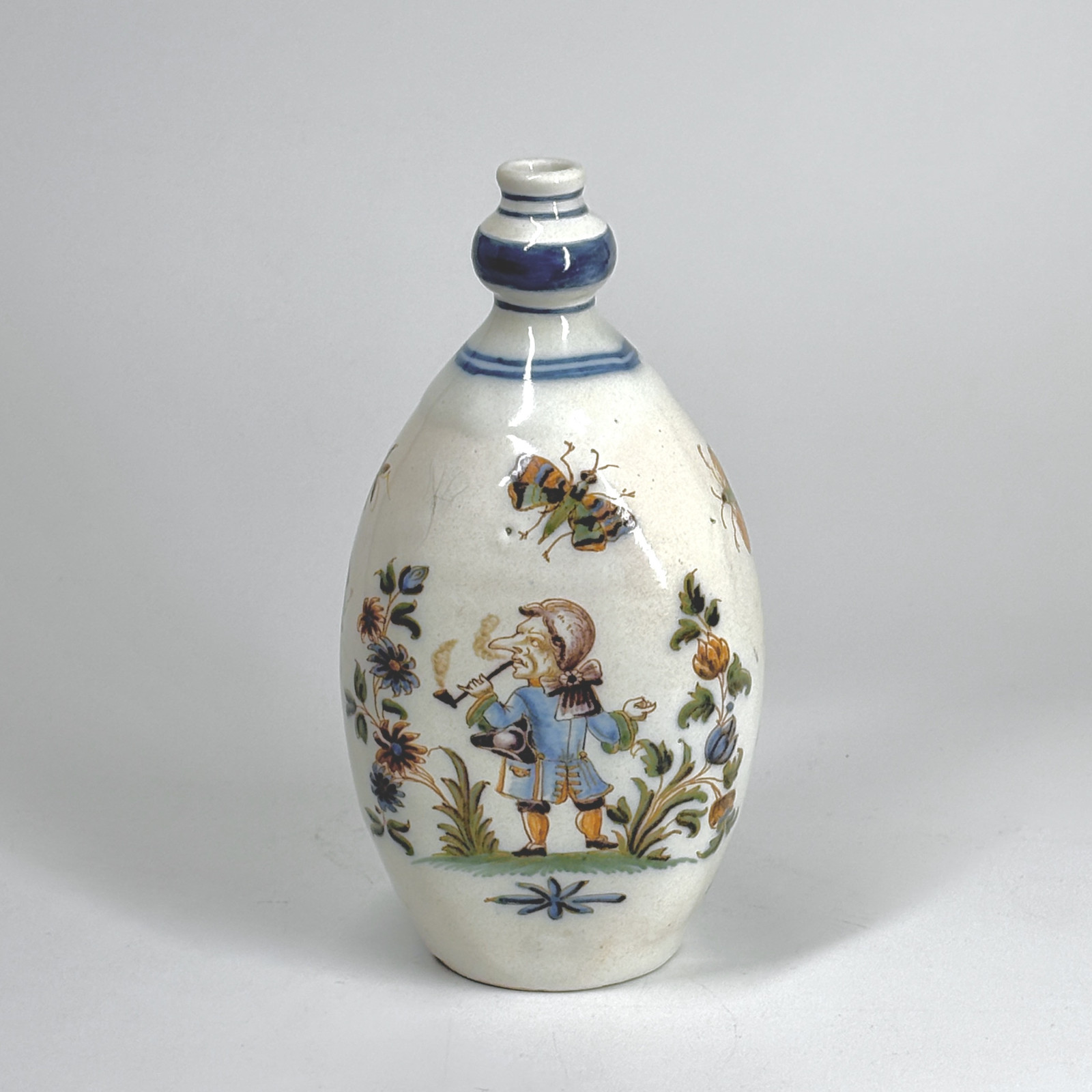 Bouteille en faïence de Lyon à décor de grotesques - XVIIIe siècle - VENDU