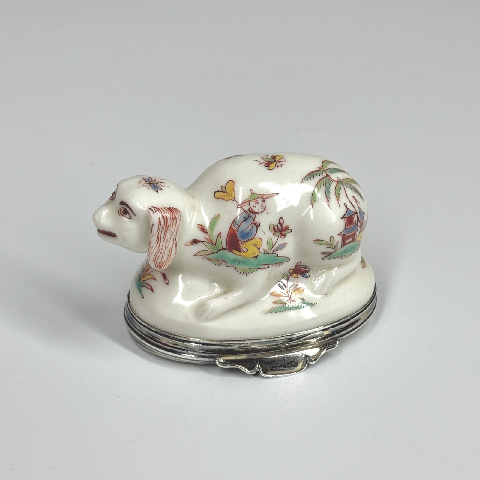 Tabatière en porcelaine de Saint-Cloud – XVIIIe siècle