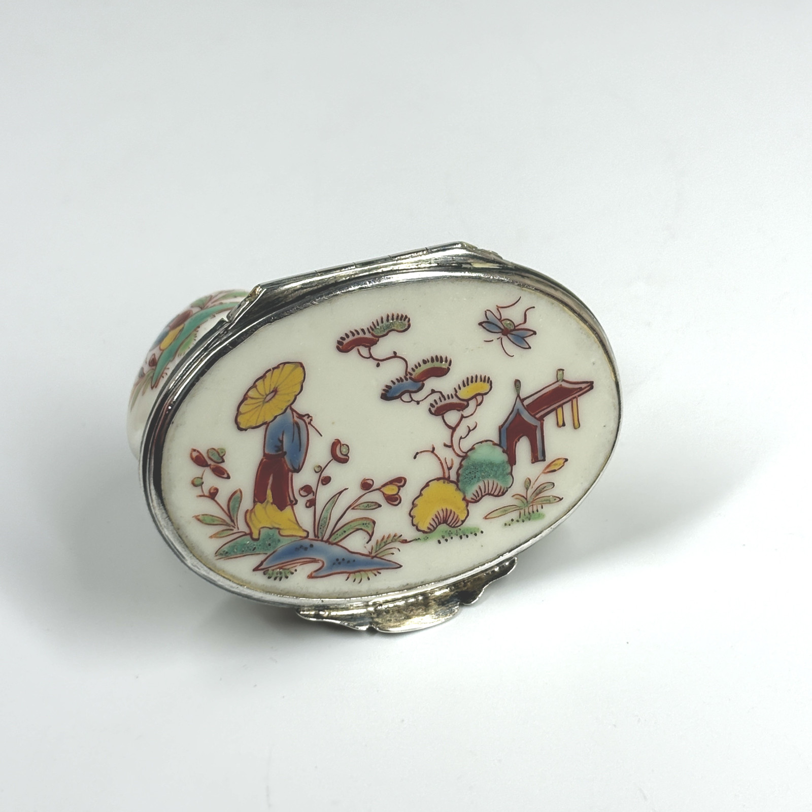 Tabatière en porcelaine de Saint-Cloud – XVIIIe siècle