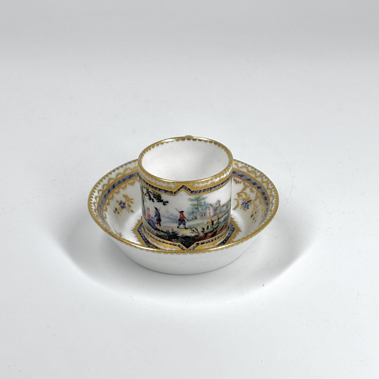 Petite tasse en porcelaine de Sèvres - XVIIIe siècle