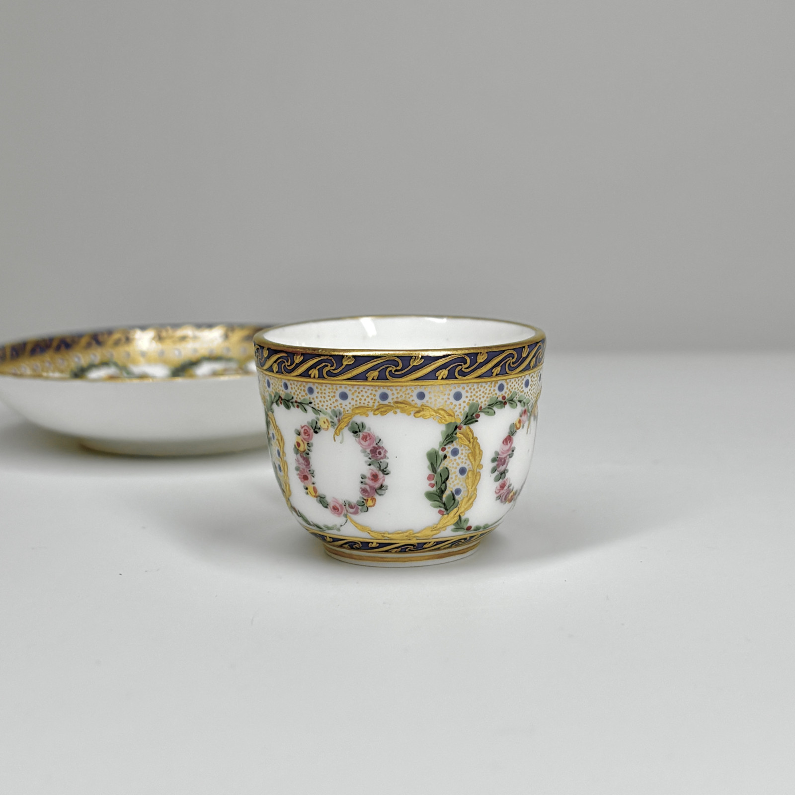 Gobelet Bouillard en porcelaine de Sèvres - XVIIIe siècle