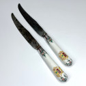 Paire de couteaux en porcelaine de Saint-Cloud armoriés – XVIIIe siècle