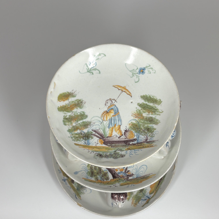 Surtout de table en faïence de La Forest (Savoie) - XVIIIe siècle