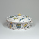 Terrine en faïence de Rouen à décor dit « à l’échantillon », XVIIIe siècle.