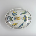 Terrine en faïence de Rouen à décor dit « à l’échantillon », XVIIIe siècle.