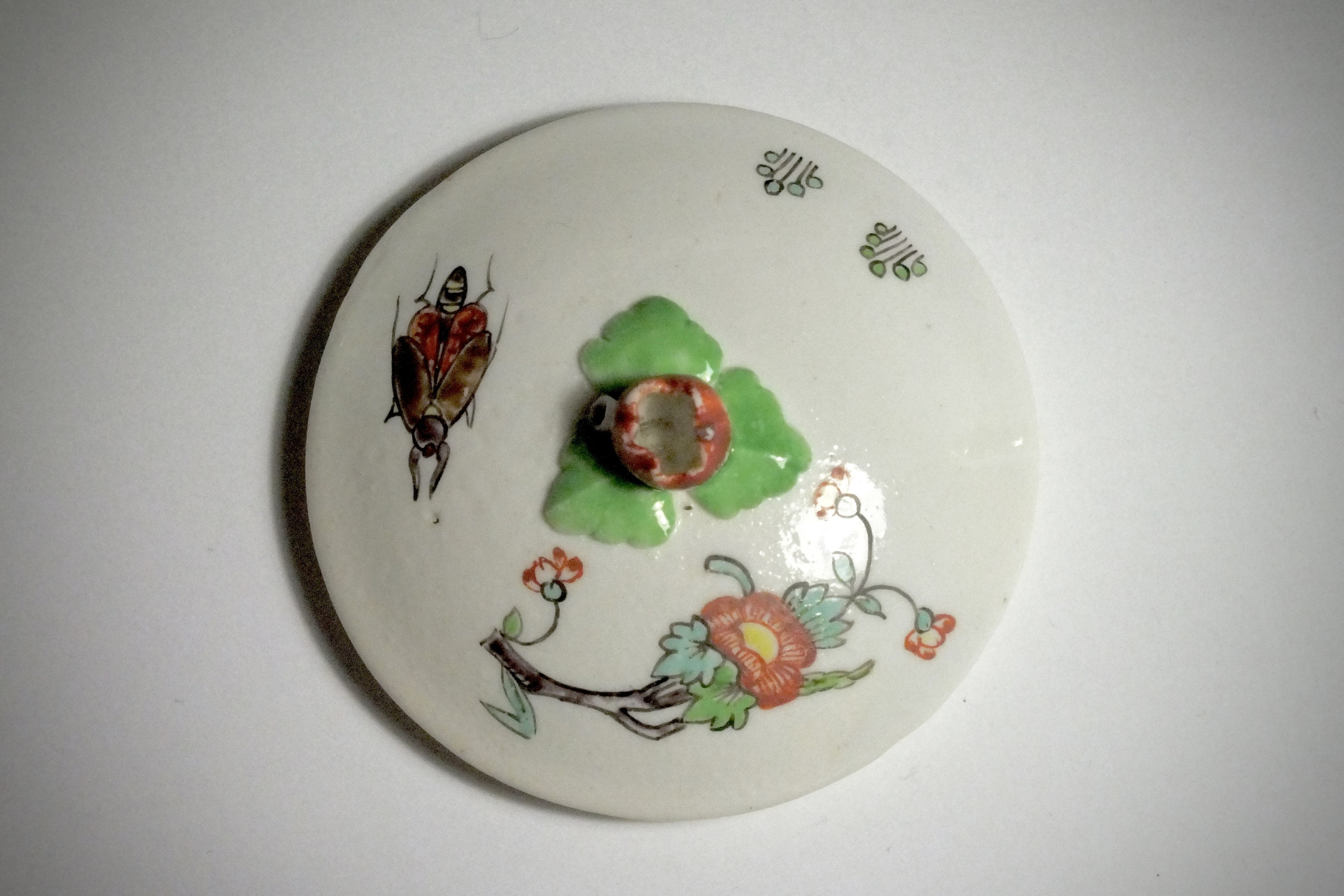 Chantilly - Pot à jus à décor Kakiemon - XVIIIe siècle